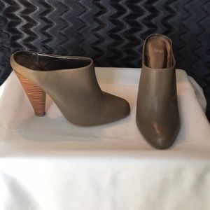 Gap Women Open Back Booties/ size 7